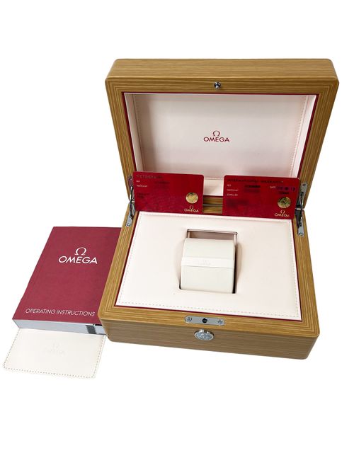 Omega Speedmaster DayDate 3220.50.00 Image 6